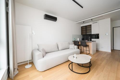 Grzybowska 12th Floor Comfort Apartment by BookingHost