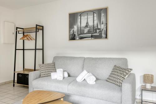 Ảnh trong thư viện ảnh của Studio Moderne avec jardin et garage ở Nanterre