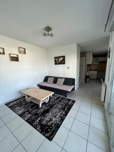 Postel nebo postele na pokoji v ubytování New and perfectly arranged apartment in Lyon!