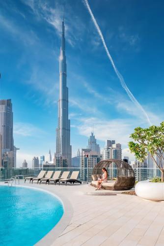 Luxury Retreat Apt with Burj Khalifa Rooftop View - Near Dubai Mall - Imperial Avenue