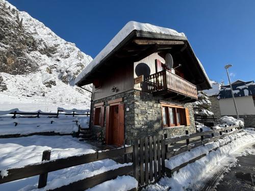 En generel udsigt til bjerge eller udsigt til bjerge taget fra feriehuset