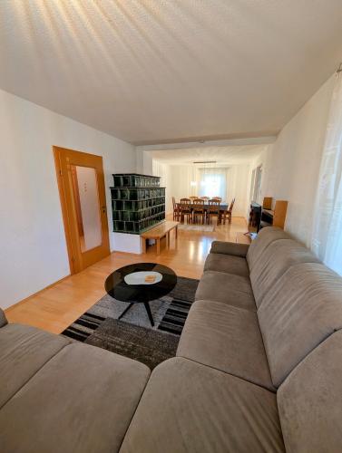 Charmantes Haus - Wintergarten, Pool und Seenähe