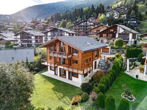 En generel udsigt til bjerge eller udsigt til bjerge taget fra chaletet