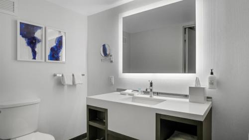 Et badeværelse på Ultimate World Cup King Room Near the Stadium