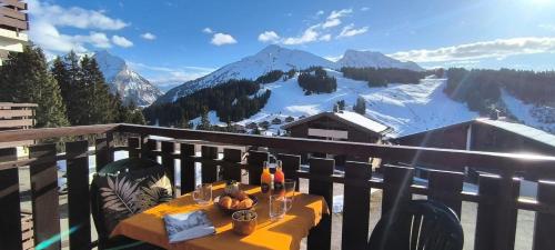 Slow Chalet Tilleuls with mountain view near ski slopes & hiking 5 pers