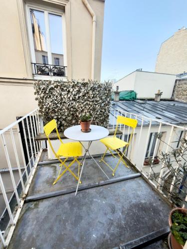Lovely Studio with Private Terrace in Prime Area
