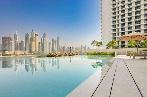 Dubai Harbour Marina View with Beach Access