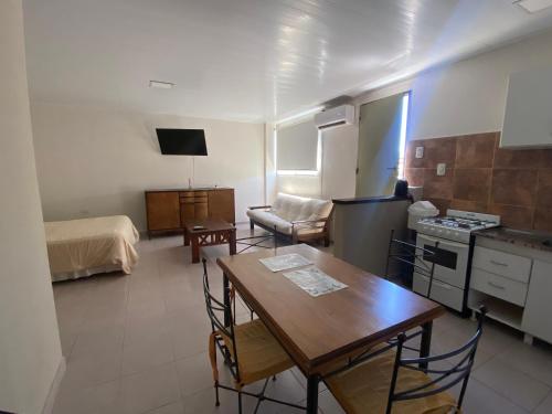 Kuchyň nebo kuchyňský kout v ubytování La Comarca Aparts Alojamiento