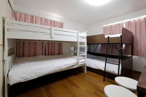Tokyo My Home Private Family and Friends Room for 5 Guests Shinjuku