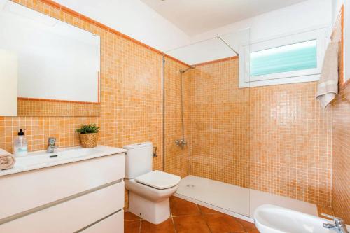 Et badeværelse på Villa Torrenova by Villa Plus