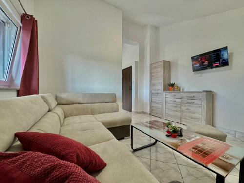 Apartments Hajl
