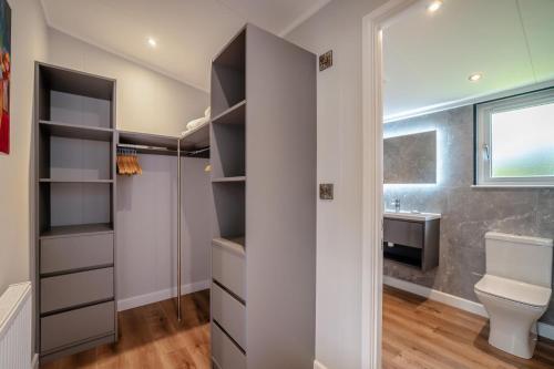 Phòng tắm tại 2 Bed in Coleford oc-t33304