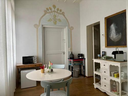Lovely studio in a villa from 18th century
