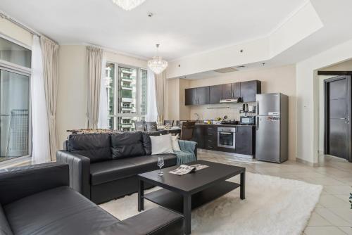 Stylish Large 2BR Apartment in the Heart of Dubai Marina