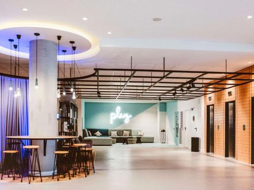 En restaurant eller et andet spisested på Novotel Campo De Las Naciones