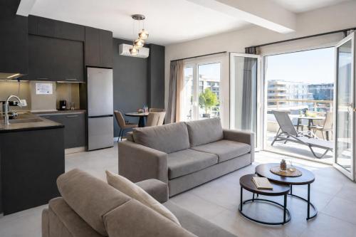 Brand New Apartment with Large Balcony - 1 Min to Metro