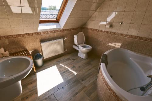 Koupelna v ubytování Penzion pod Šerákem