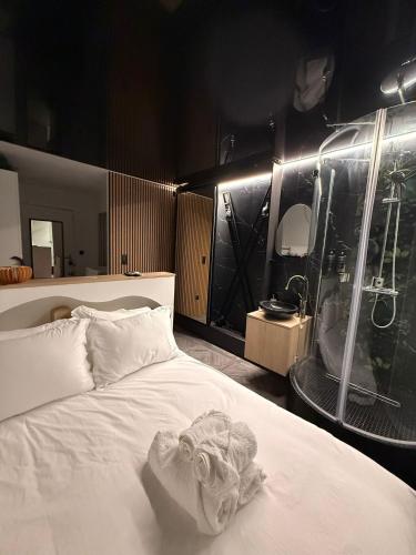 Studio Déluge SeaView Shower & Cross, Agde Naturist