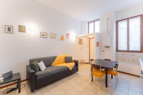 Casa Fortuna Cozy Milan Apartment MM3 to Duomo