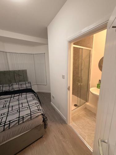 Stylish Dream Home with 4 En-Suite Bedrooms photo 12