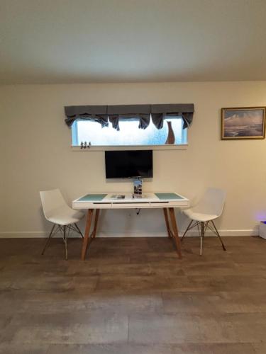 Et tv og/eller underholdning på Home at Kingwood in Forest Grove