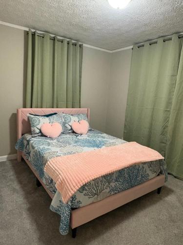 En eller flere senge i et værelse på 8mins from Jaguar stadium & the Historical Riverside