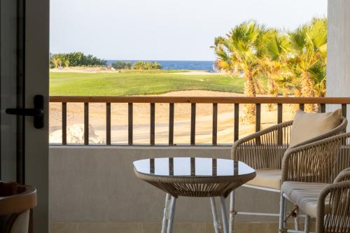 Breeze, Golf & Sea, 2 BR Luxury Apt with Terrace, Somabay