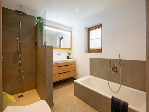 Foto Exclusive apartment with garden and whirlpool 3