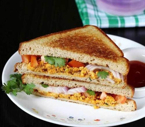 Eten bij of ergens in de buurt van het hotel

