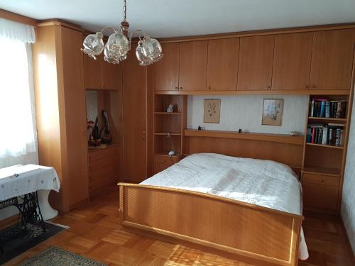 A bed or beds in a room at Ferienhaus Christian