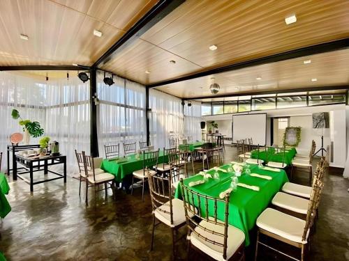 Restaurace v ubytování White Breeze Palawan Boutique Hotel