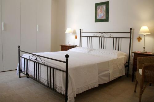 A bed or beds in a room at Holiday Home Emily