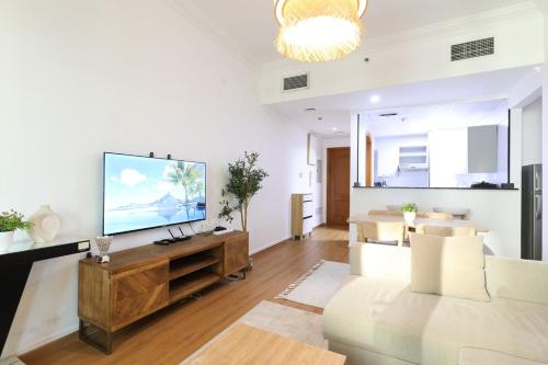Luxury 2BHK In Marina W Rooftop Pool Man 1908