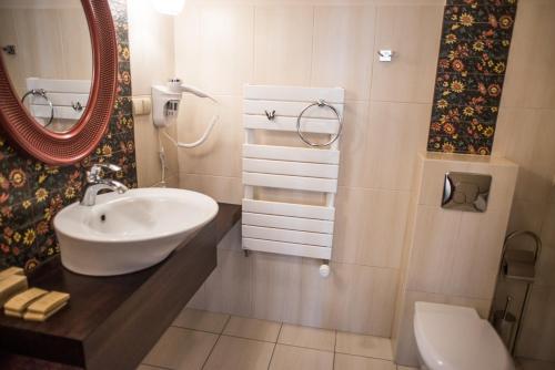Apartamenty Siedem Komnat Siedmiu Mistrzówにあるバスルーム