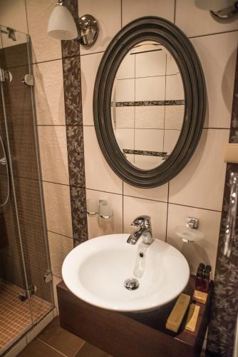 Apartamenty Siedem Komnat Siedmiu Mistrzówにあるバスルーム