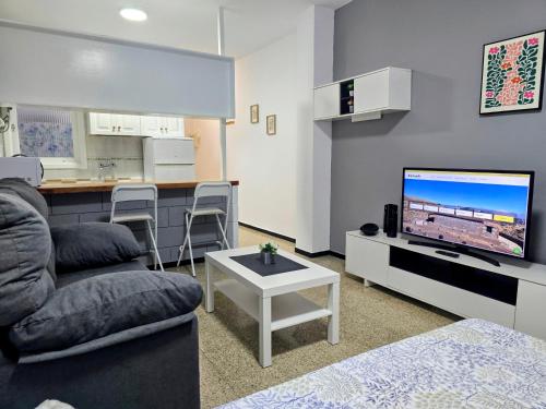 VV Claramar Playa 1B "by henrypole home"