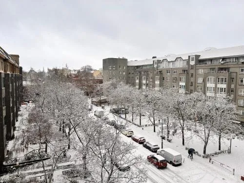 1 Zimmer mit Aussicht und 1 Zimmer mit Balkon in 4 Zimmer Wohnung, Szene, Parks und Top Lage photo 29