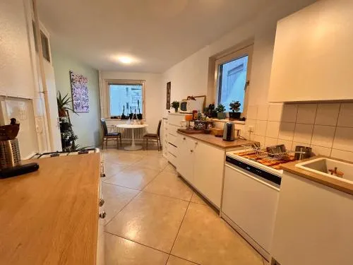 1 Zimmer mit Aussicht und 1 Zimmer mit Balkon in 4 Zimmer Wohnung, Szene, Parks und Top Lage photo 28