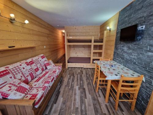 Studio moderne au pied des pistes avec balcon Sud