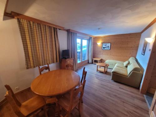 Appartement 3 pièces · 2 chambres · Piscine · Parking · Proche pistes