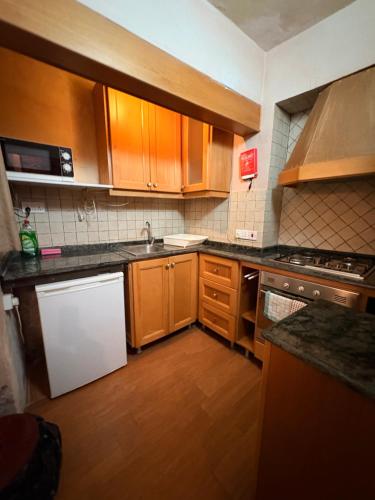 Nhà bếp/bếp nhỏ tại D-House