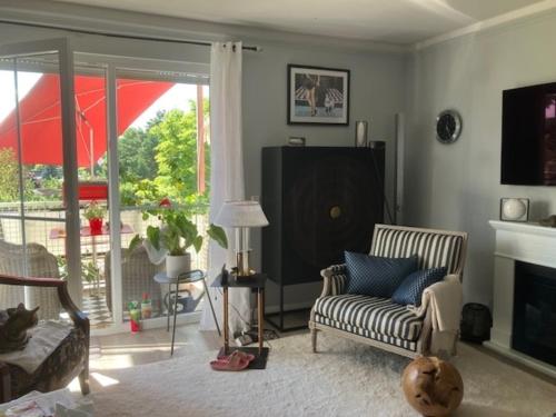 Posezení v ubytování Golfplatz Motzen-Apartment mit Aussicht und vielem Komfort