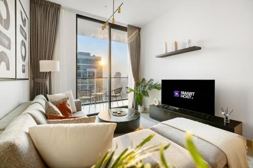 New! Lovely 1BR with Balcony & Pool in Binghatti Orchid