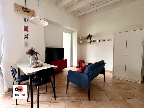 The tiny house in the courtyard in Agrate Brianza