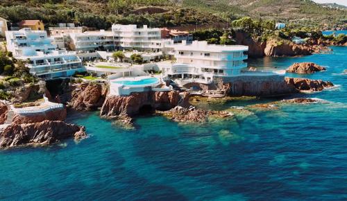 Cap Nérée, Fleur de Sel 55m2, 2 chambres, terrasse, jardin, pieds dans l'eau, 4 pers