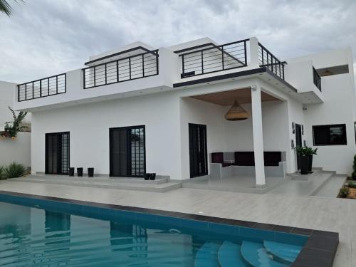 Piscina a Keur Kibibi o a prop