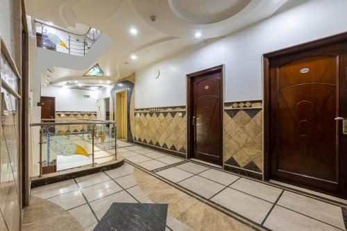 Et badeværelse på Hotel Legend International -Just a min walk from New Delhi Railway Station