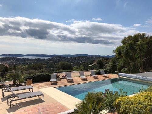Quiet villa 4 bedrooms full sea view heated pool
