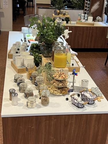 Mad på motellet eller i nærheden