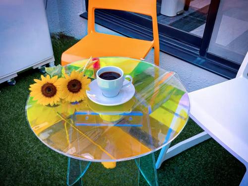 Mando Hotel 401 , 5-minute walk from Iryu subway , 15 Minutes to Senso-ji Temple , 1 bedroom with Shared Patio